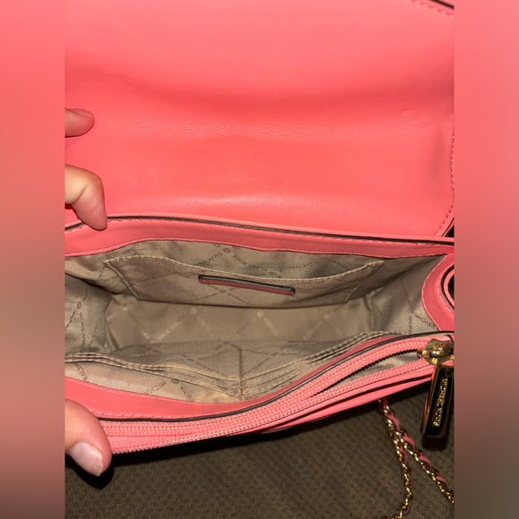 Michael kors cross body - Picture 4 of 6